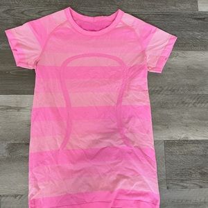 Lulu short sleeve pink workout top